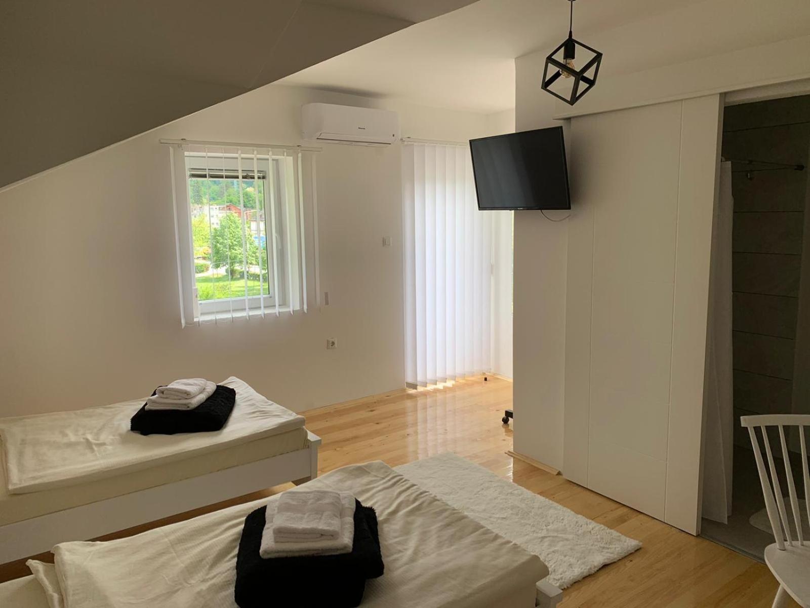 Sobe Zizi Bed & Breakfast Jajce Exterior photo