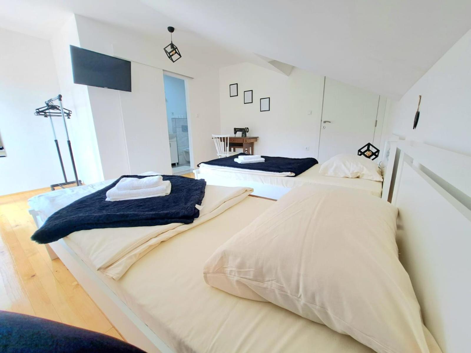 Sobe Zizi Bed & Breakfast Jajce Exterior photo